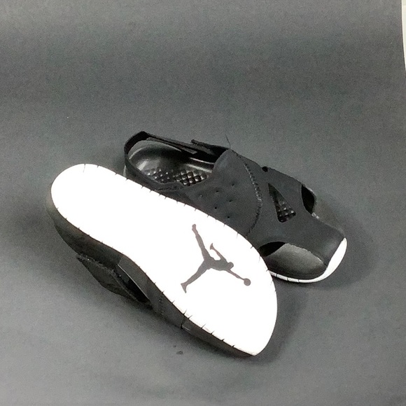 Nike Jordan Kids Flare Sandals Black/ White US: 13C - Picture 4 of 6